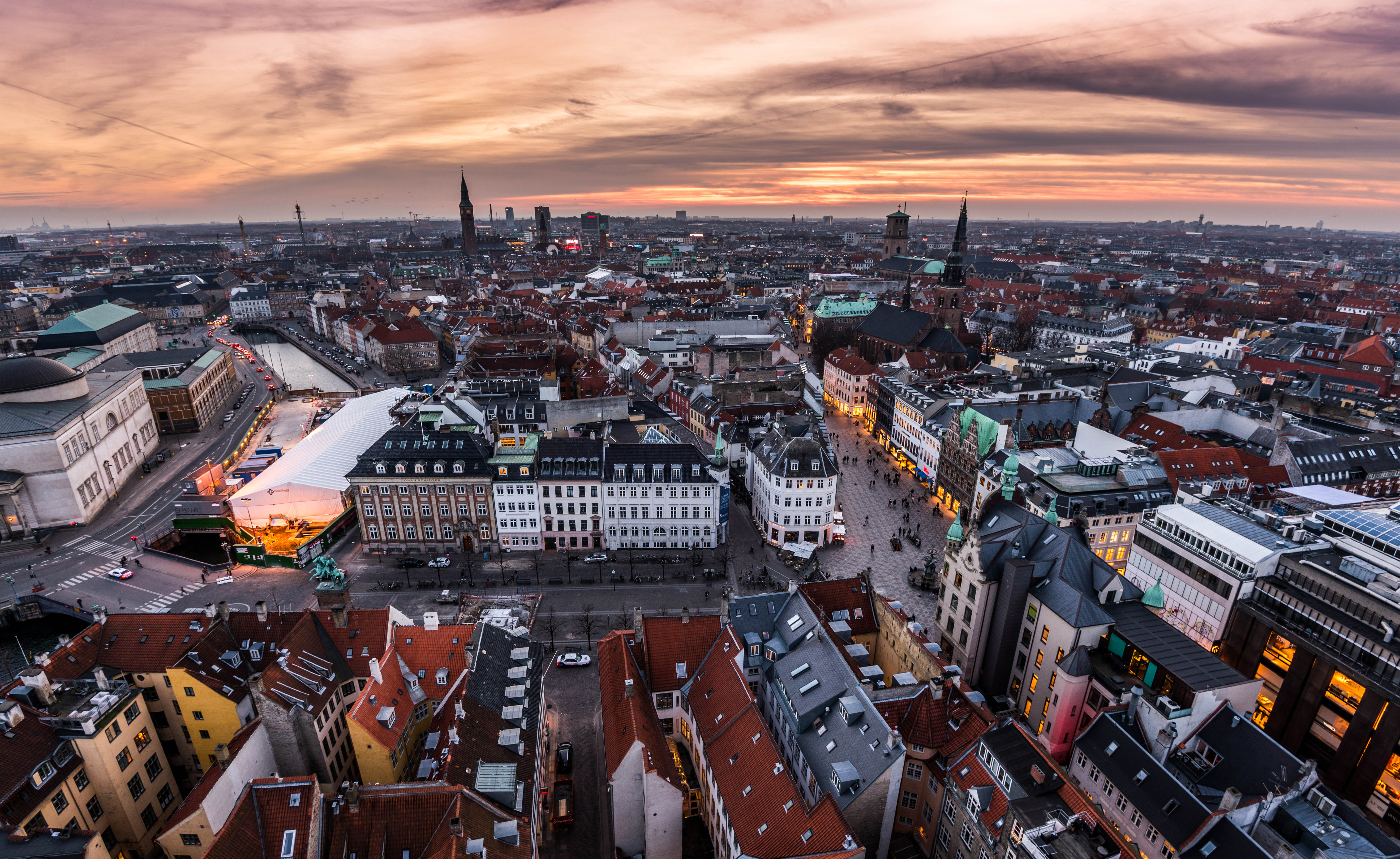 Få on-site mobil- og tabletreparation i hele Storkøbenhavn med testede OEM-dele – vi kommer til din adresse, når det passer dig.